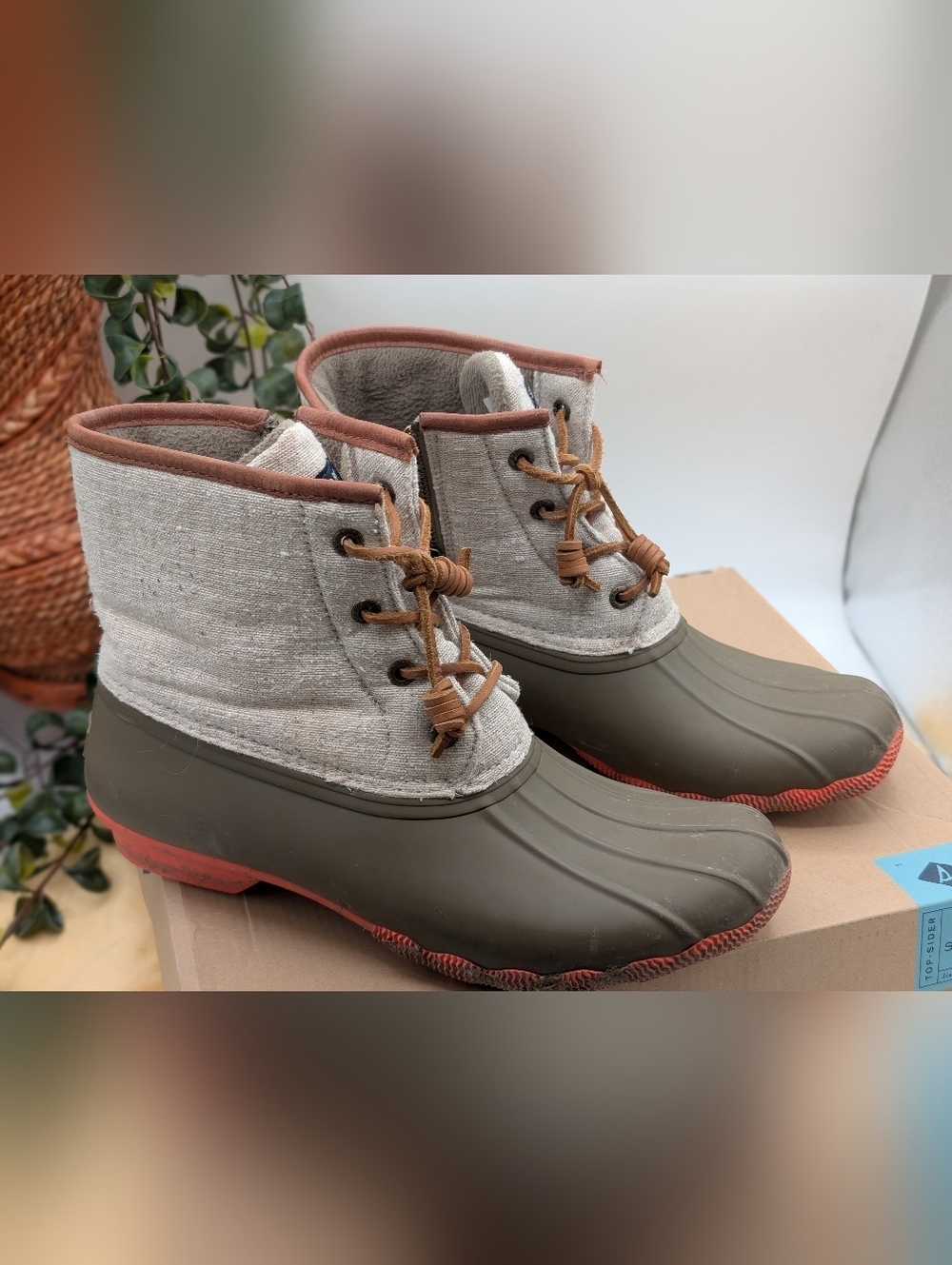 Sperry Women’s Size 9 Duck Boots Waterproof Fleece Lined Lace Up Rain Snow Boots